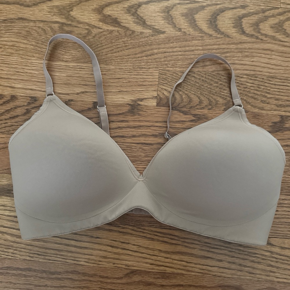 On Gossamer Womens 36D Beige Wireless Next To Nothing T-Shirt Bra.